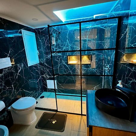 Fl Black Diamond Neapol Zewnętrze zdjęcie